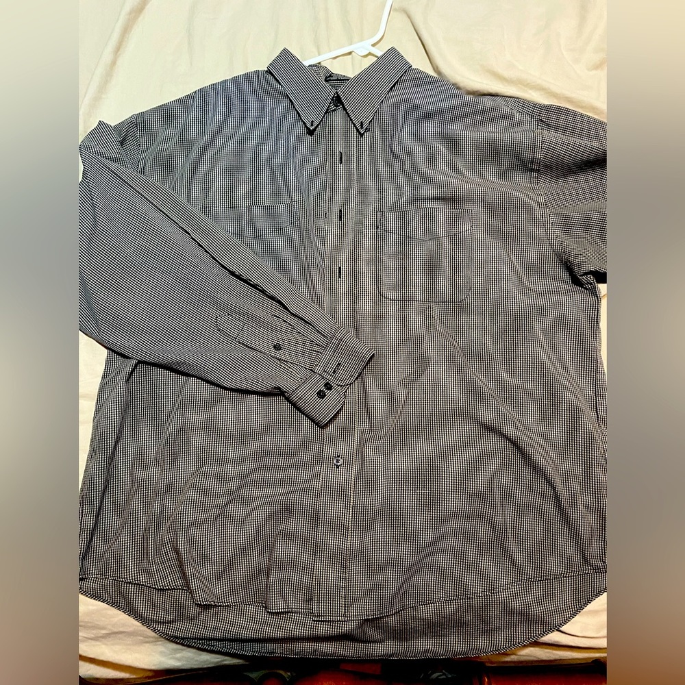 Van Heusen button up dress shirt